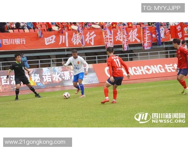 篮球与足球明星握手瞬间展现运动精神与友谊的完美结合